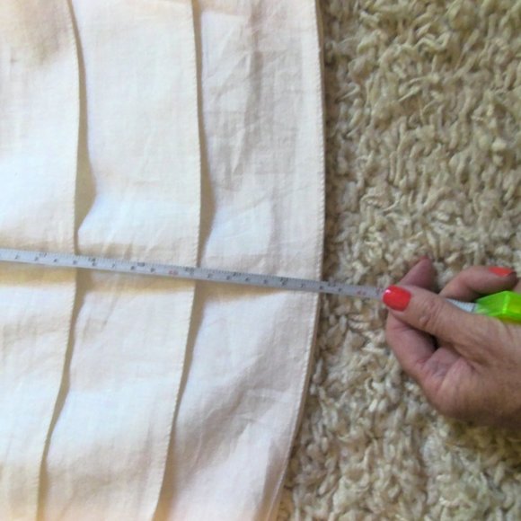 𝅺Larry Levine white pencil skirt, excellent condition. - Picture 3 of 5